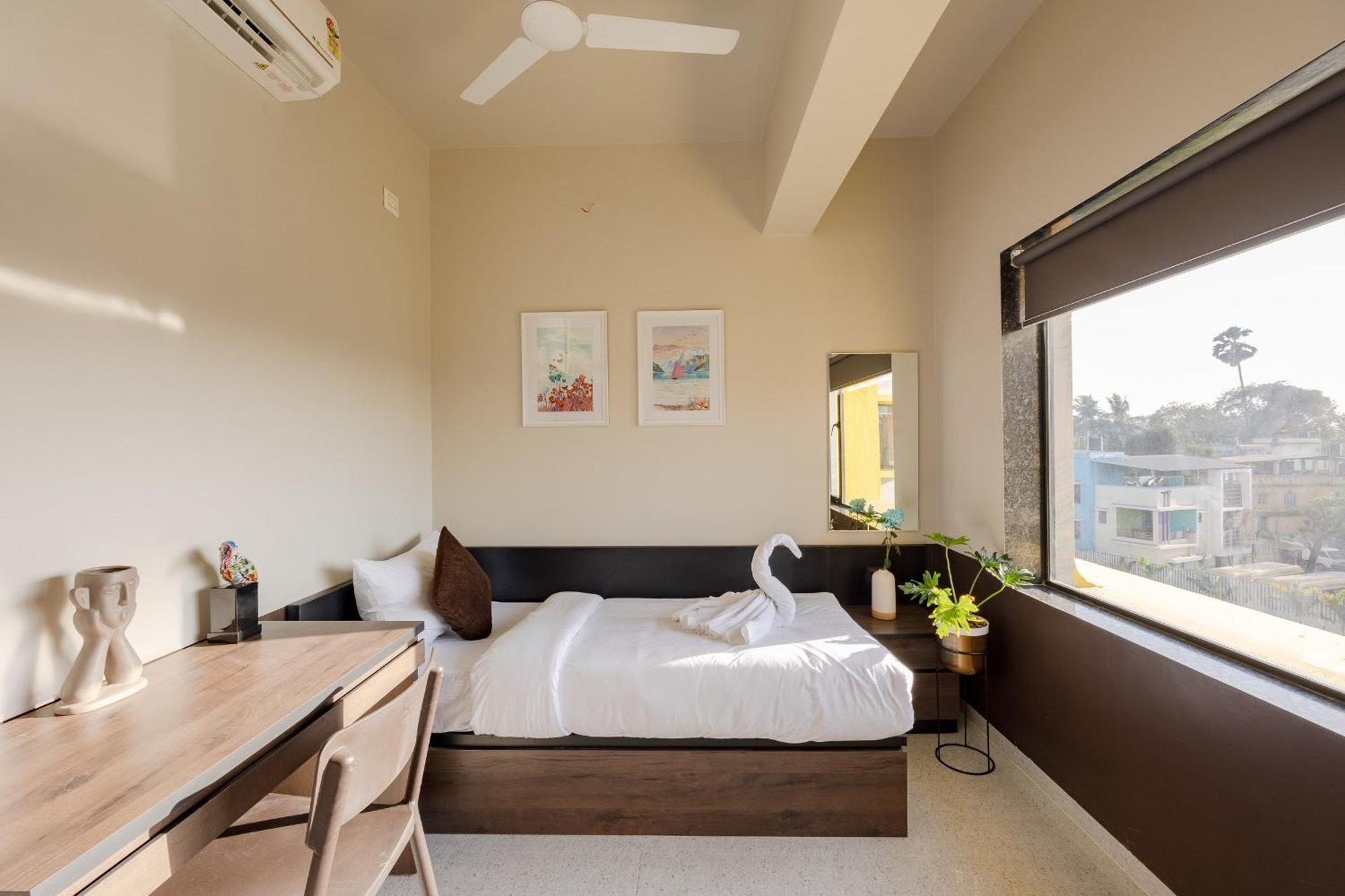 Saavi Suites Daman Exterior photo